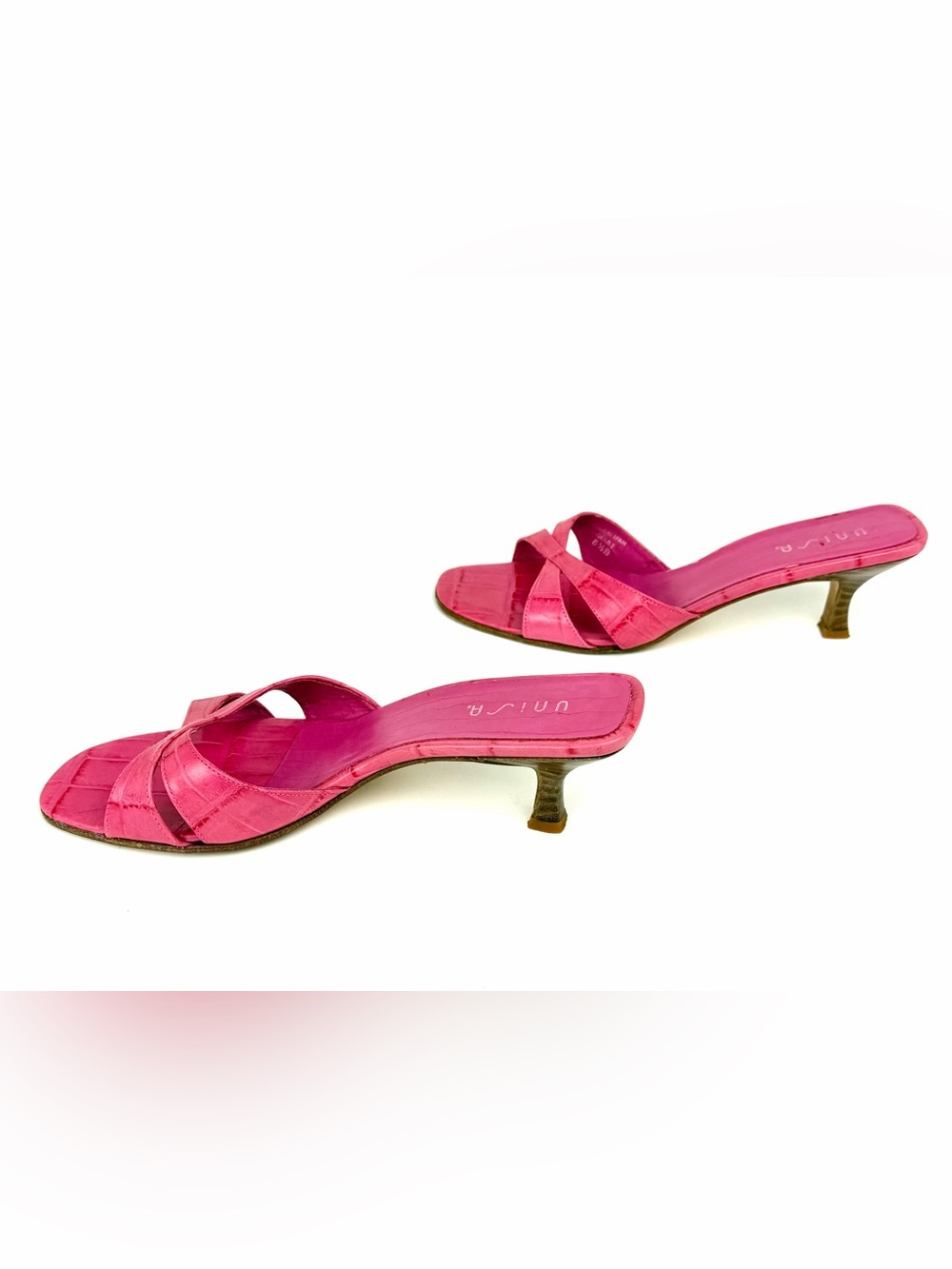 Vintage 90s Unisa crisscross kitten heel leather mules in vibrant hot pink. - Picture 3 of 11
